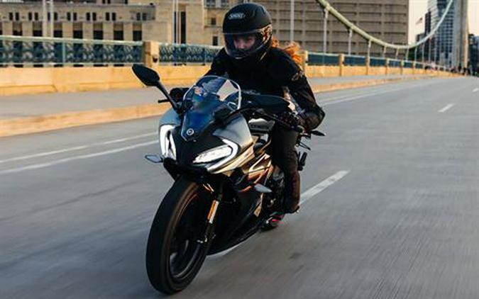 2023 CFMOTO 300SS