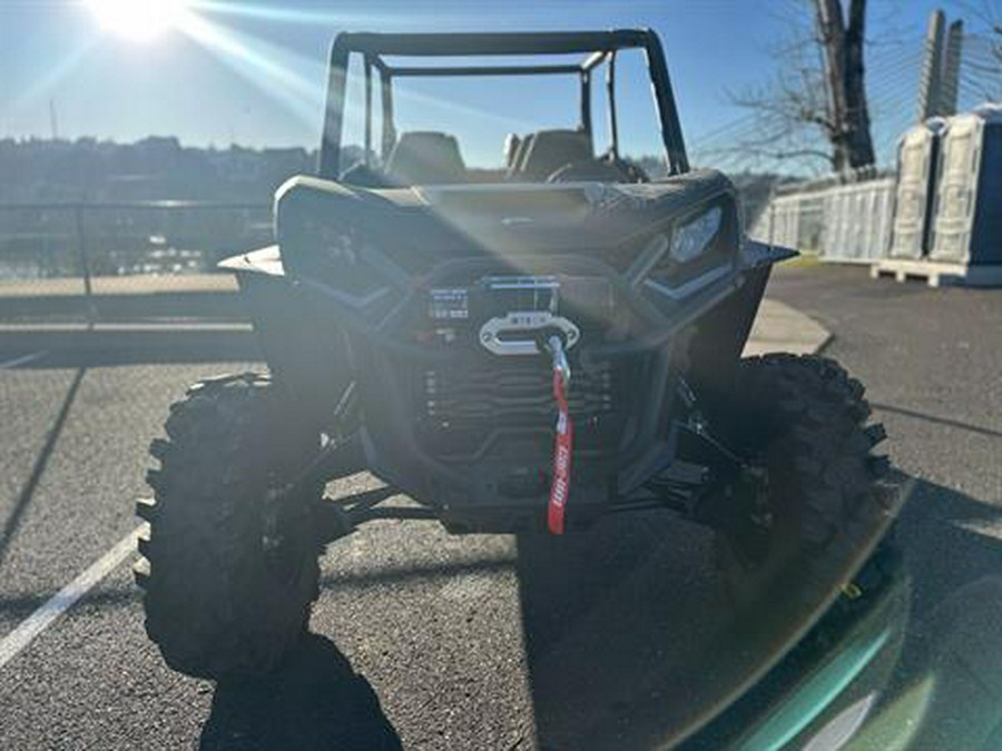 2024 Can-Am Commander MAX X MR