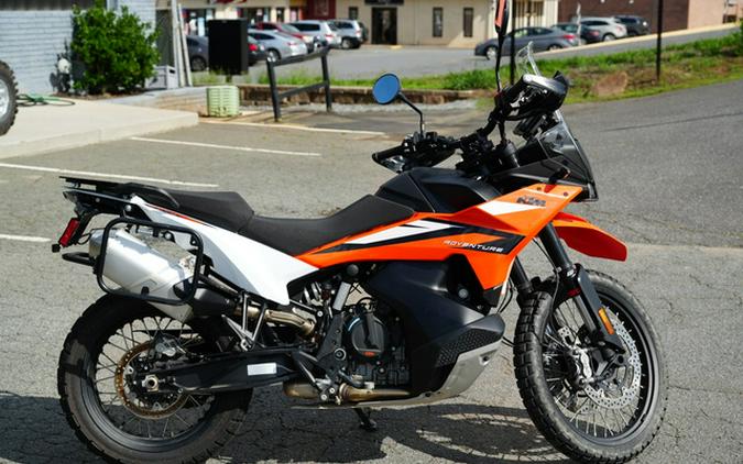 2023 KTM Adventure 890