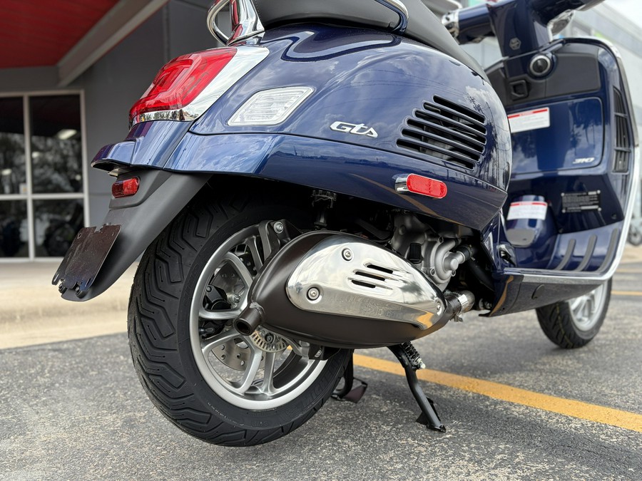 2027 Vespa GTS 310