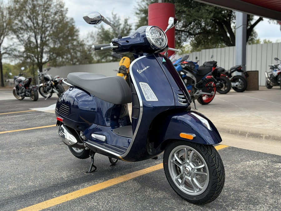 2027 Vespa GTS 310