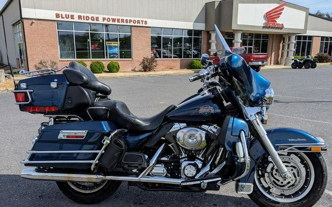 2004 Harley-Davidson® FLHTC - Electra Glide® Classic