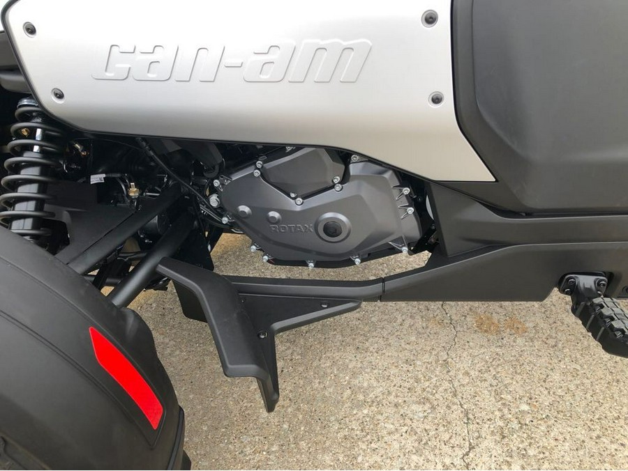 2025 Can-Am CANYON XT