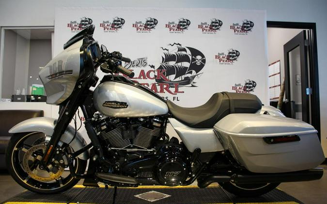 2024 Harley-Davidson® FLHX ATLAS SILVER