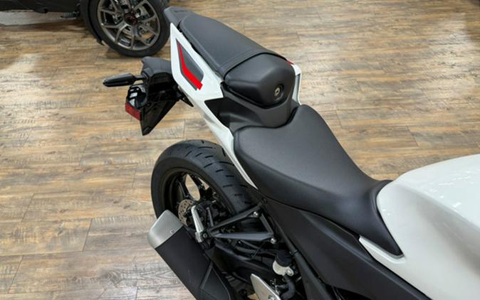 2026 Yamaha YZF R3 70Th Anniversary Edition