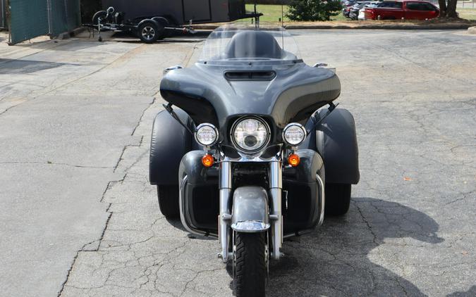 2021 Harley-Davidson Tri Glide Ultra Gauntlet Gray Metallic/Vivid Black