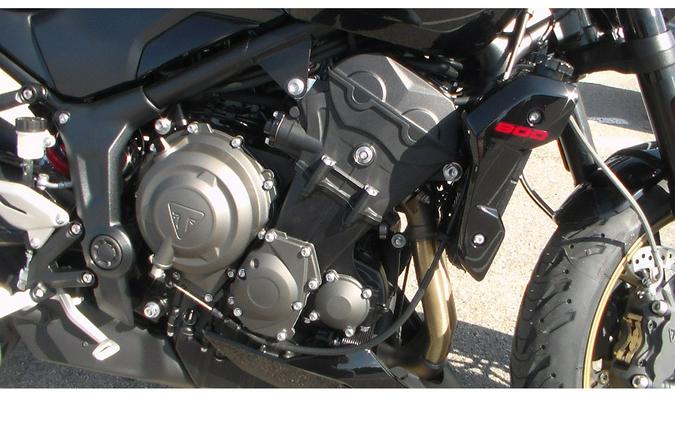 2027 Trident 800 - Triumph