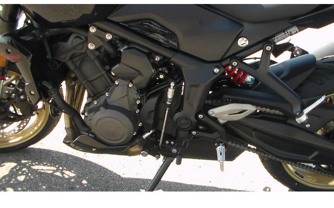 2027 Trident 800 - Triumph