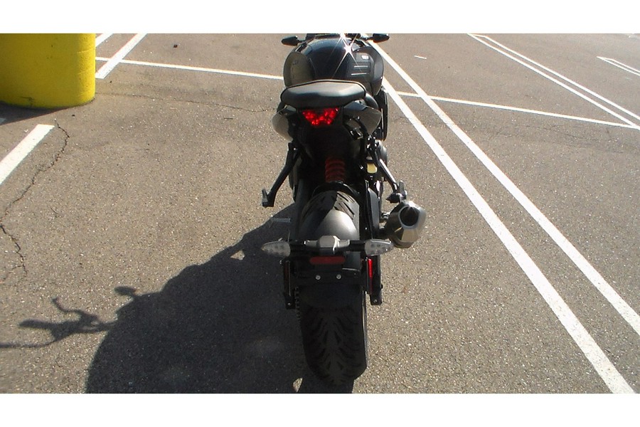 2027 Trident 800 - Triumph