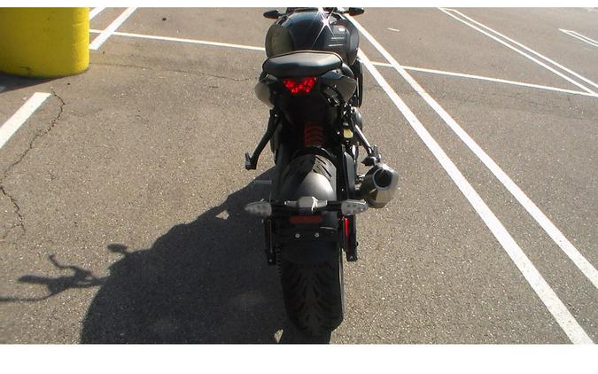 2027 Trident 800 - Triumph