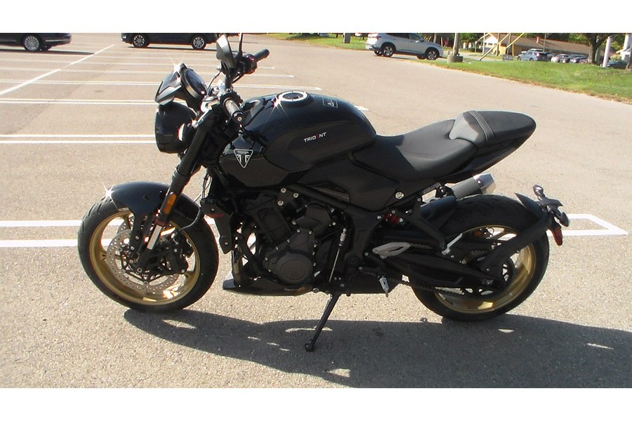 2027 Trident 800 - Triumph