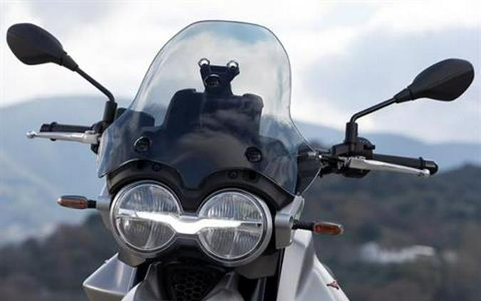 2025 Moto Guzzi V85 Strada