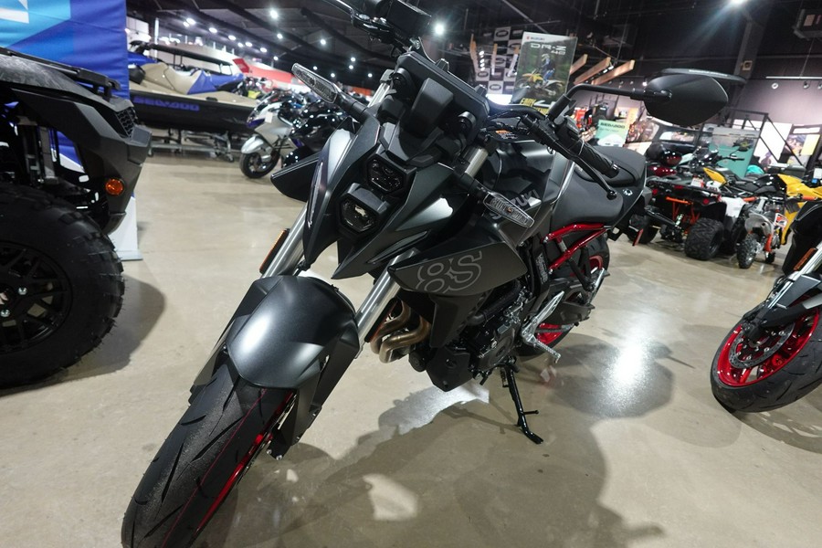 2025 Suzuki GSX-8S