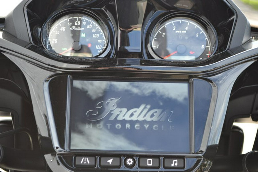 2025 Indian CHALLENGER DARKHORSE 112 RIDER ASSIST