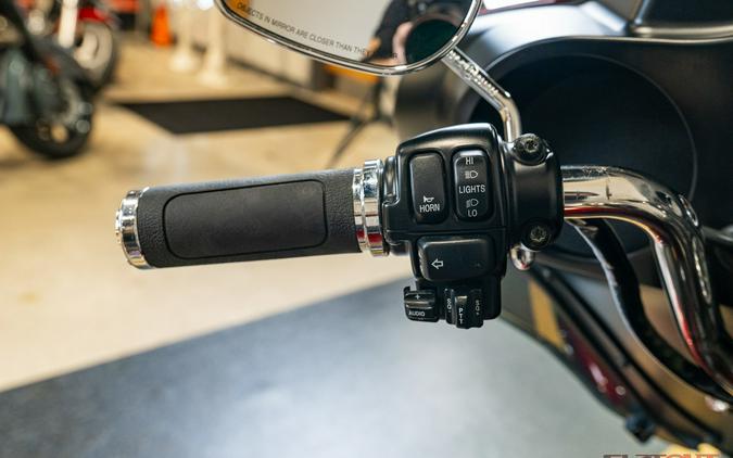 2010 Harley-Davidson® ULTRA CLASSIC ELECTRA GLIDE 107CI (ONLY 15K MILES)