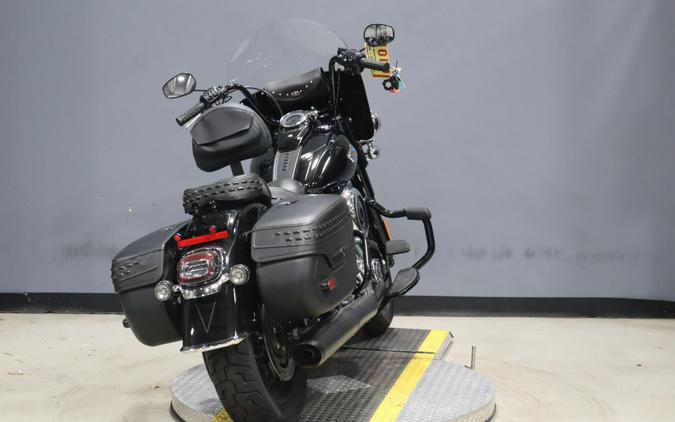 2025 Harley-Davidson Heritage Classic Vivid Black w/Cast Wheels