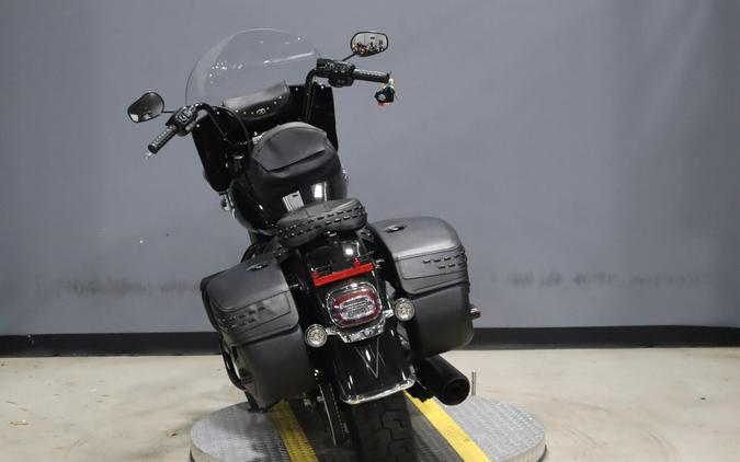 2025 Harley-Davidson Heritage Classic Vivid Black w/Cast Wheels
