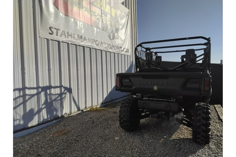 2025 Honda Pioneer 1000-6 Crew Deluxe