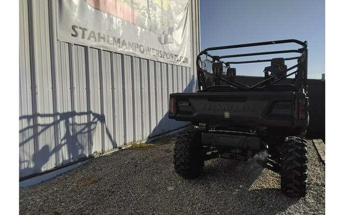 2025 Honda Pioneer 1000-6 Crew Deluxe
