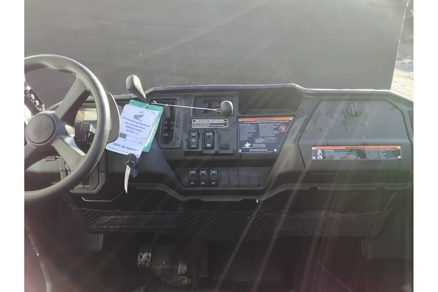 2025 Honda Pioneer 1000-6 Crew Deluxe