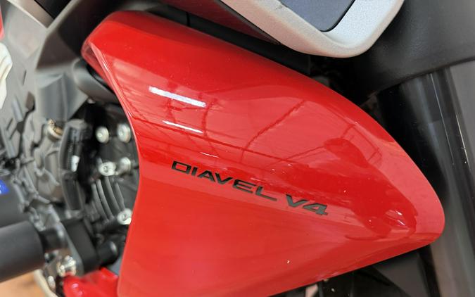 2024 Ducati DIAVEL V4