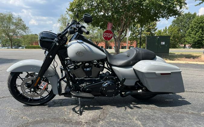 2024 FLHRXS Road King Special