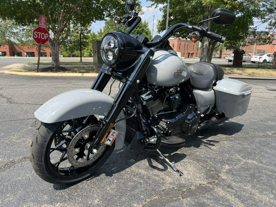 2024 FLHRXS Road King Special