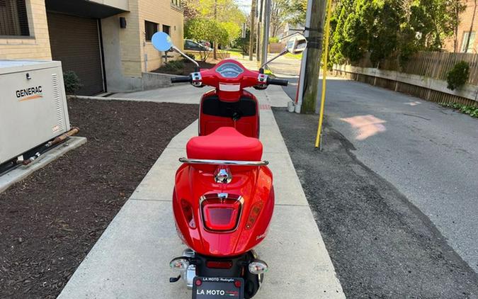 2025 Vespa Primavera 50 RED