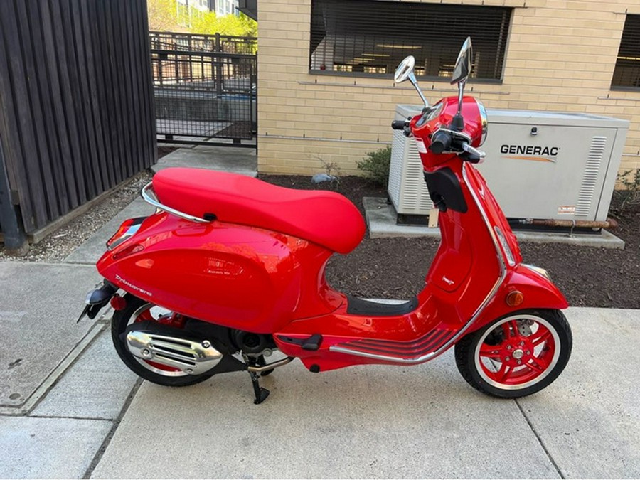 2025 Vespa Primavera 50 RED