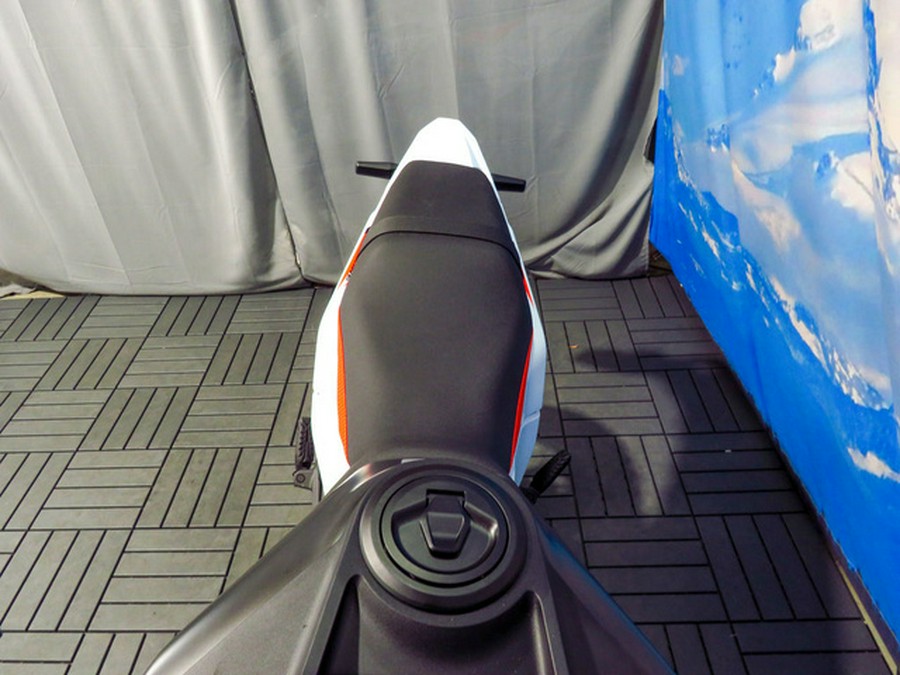 2025 KTM Adventure 390 R