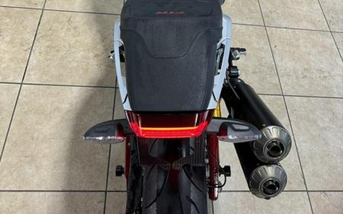 2022 Indian Motorcycle® FTR R Carbon Carbon Fiber