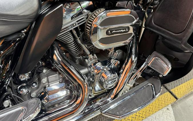 2016 Harley-Davidson Touring FLTRUSE - CVO Road Glide Ultra