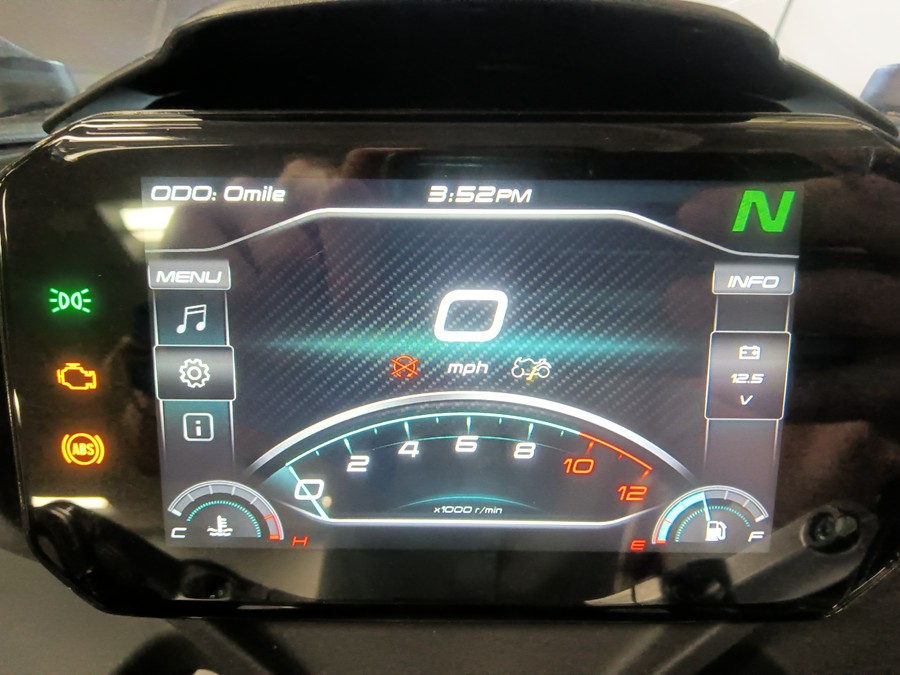 2025 CFMOTO 300SS