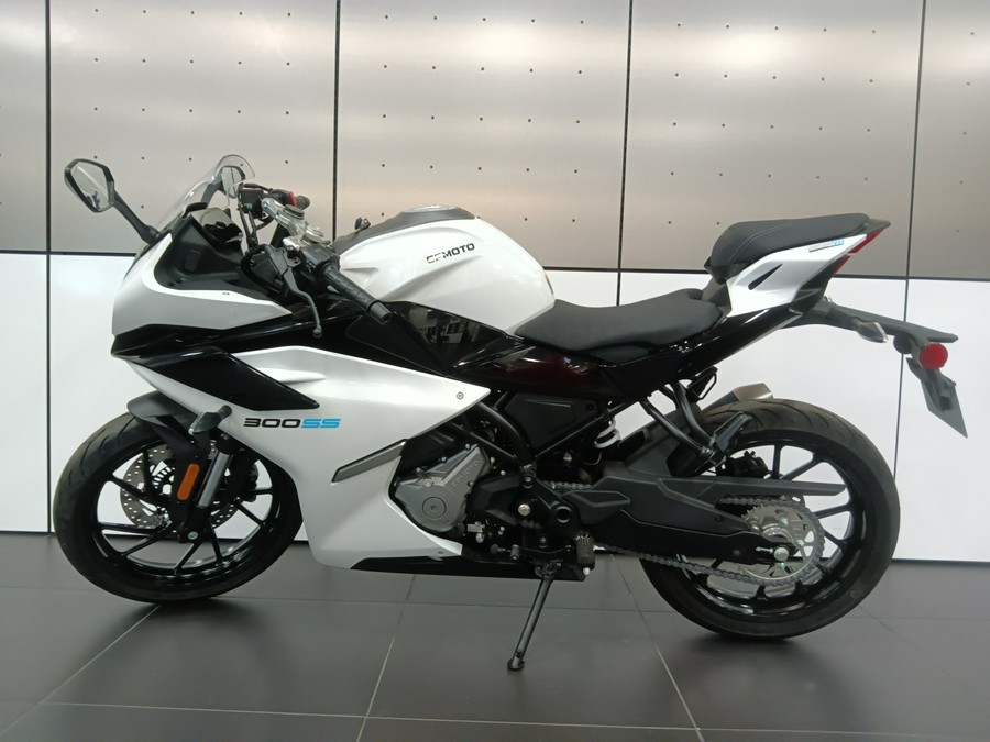 2025 CFMOTO 300SS
