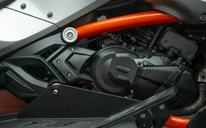 2016 CAN-AM SPYDER F3-T SE6 TRIKE W/AUDIO & ABS