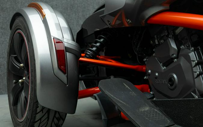 2016 CAN-AM SPYDER F3-T SE6 TRIKE W/AUDIO & ABS