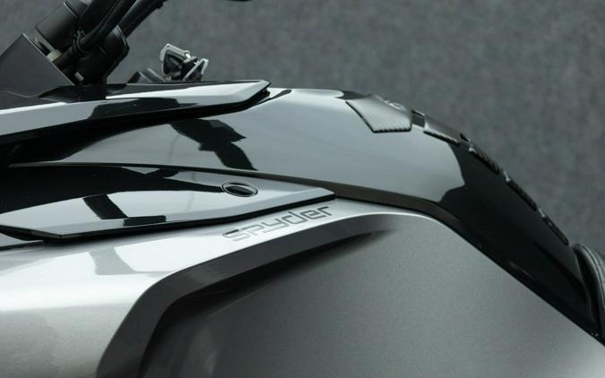 2016 CAN-AM SPYDER F3-T SE6 TRIKE W/AUDIO & ABS