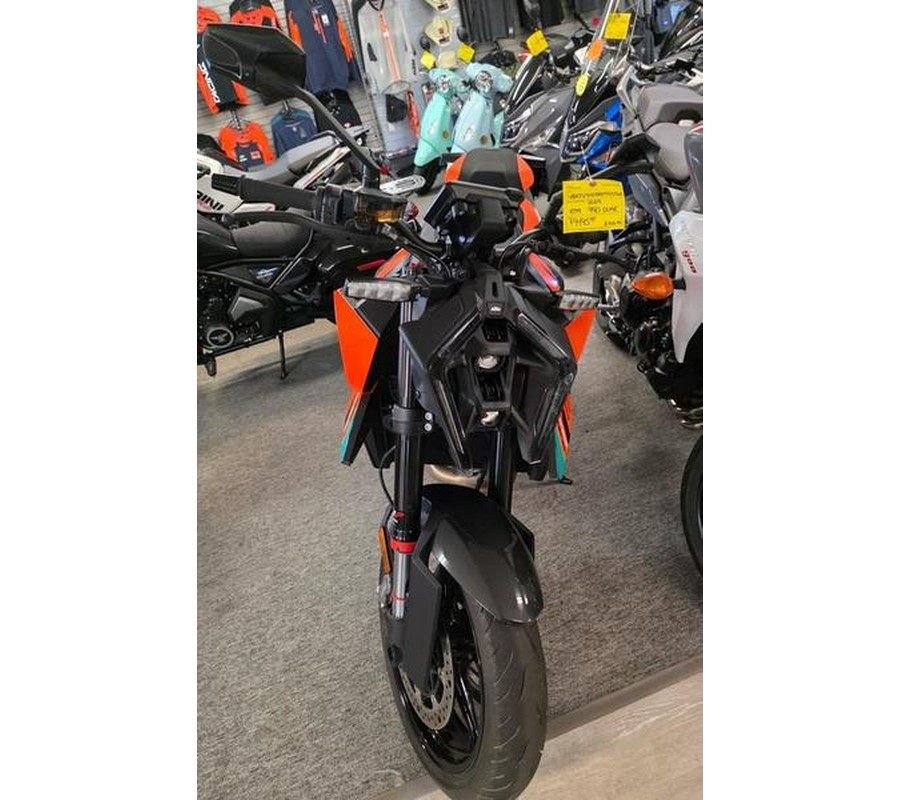 2024 KTM 990 Duke