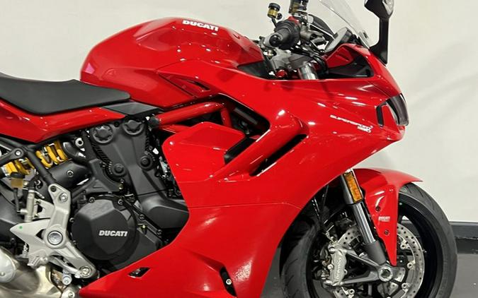 2024 Ducati Supersport 950 Red