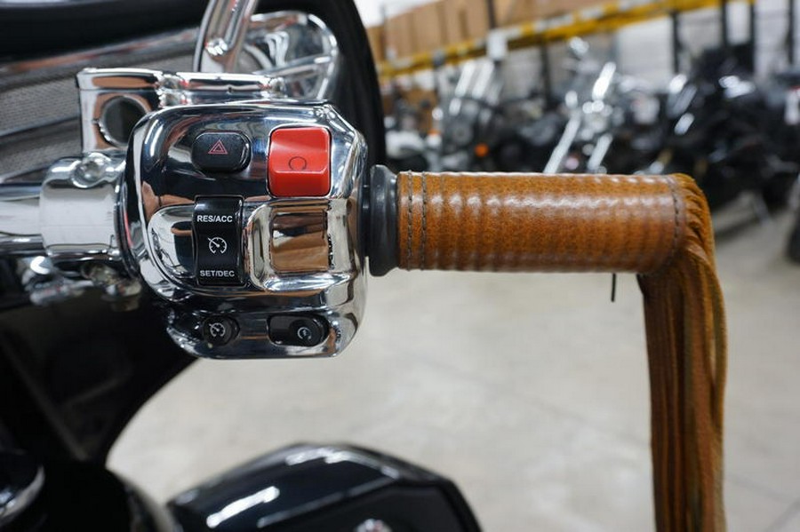 2015 Indian Motorcycle® Roadmaster™ Thunder Black