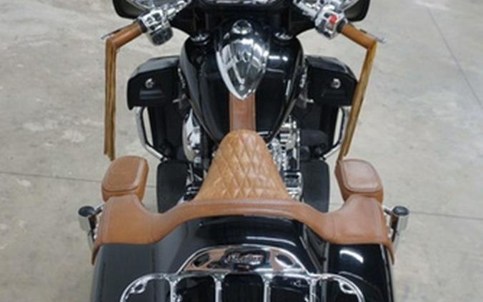 2015 Indian Roadmaster Thunder Black