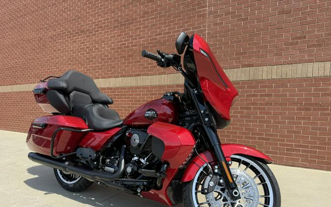 2026 Harley-Davidson® Street Glide Limited Brilliant Red Black Trim