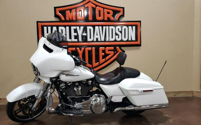 2017 Harley-Davidson® FLHXS - Street Glide® Special