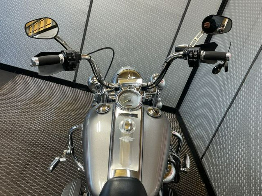 2016 Harley-Davidson Road King Base