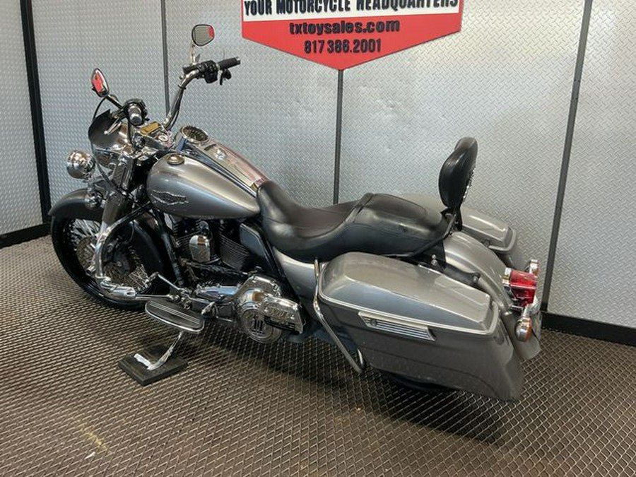 2016 Harley-Davidson Road King Base