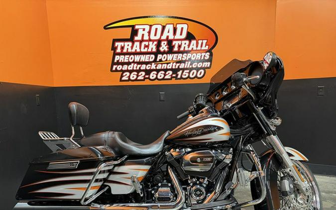 2017 Harley-Davidson Street Glide FLHXS - Special
