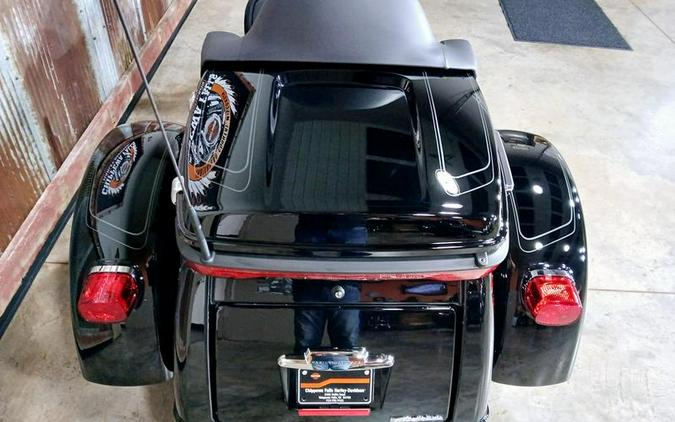 2025 Harley-Davidson® FLHTCUTG - Tri Glide® Ultra