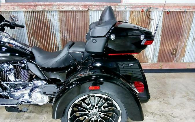 2025 Harley-Davidson® FLHTCUTG - Tri Glide® Ultra