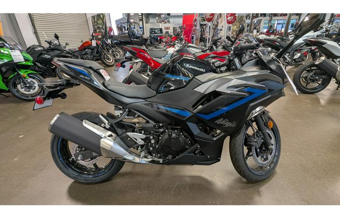 2025 Kawasaki NINJA 500 ABS