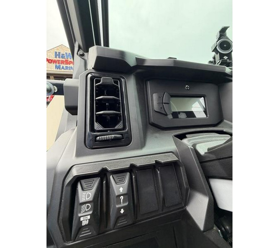 2026 Can-Am® Defender Limited HD11 Desert Tan & Carbon Black